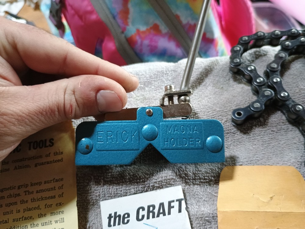 Erick Magnetic Indicator Holder And Chain Holder