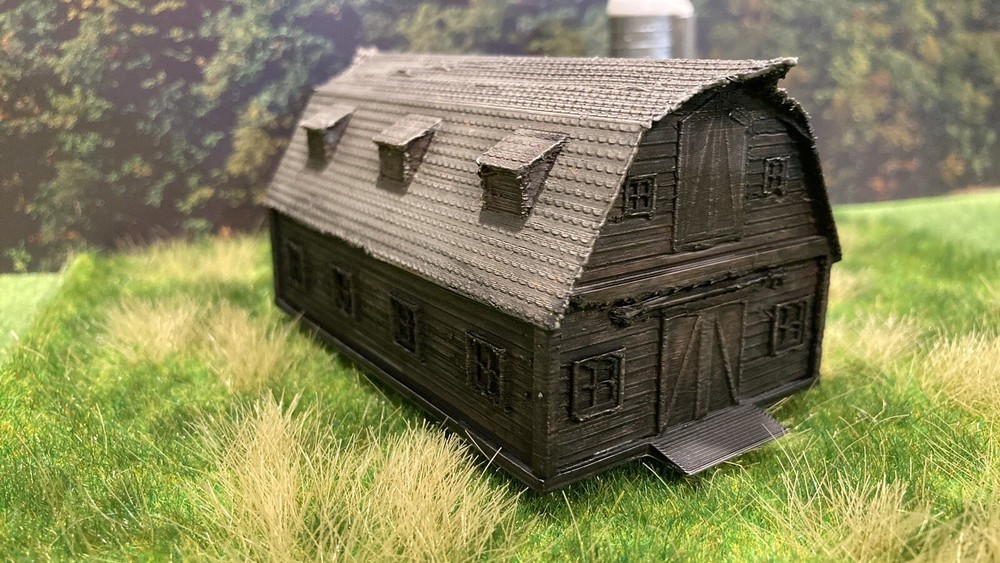 N Scale Weathered Barn Set