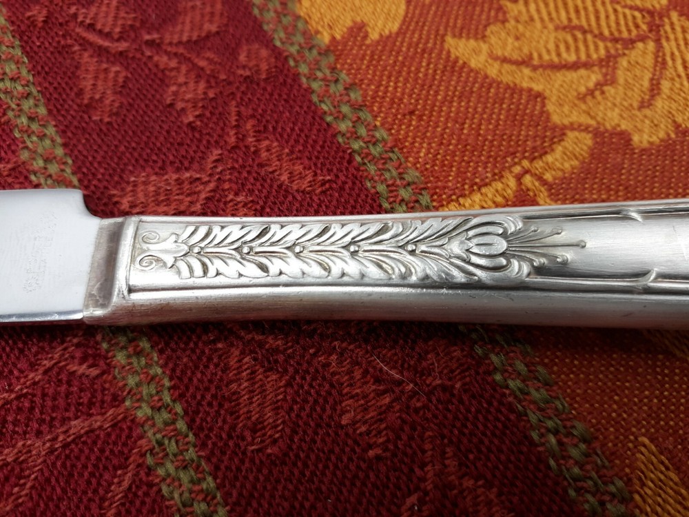 Rogers Stainless Dinner Knives Wheat Flower Pattern