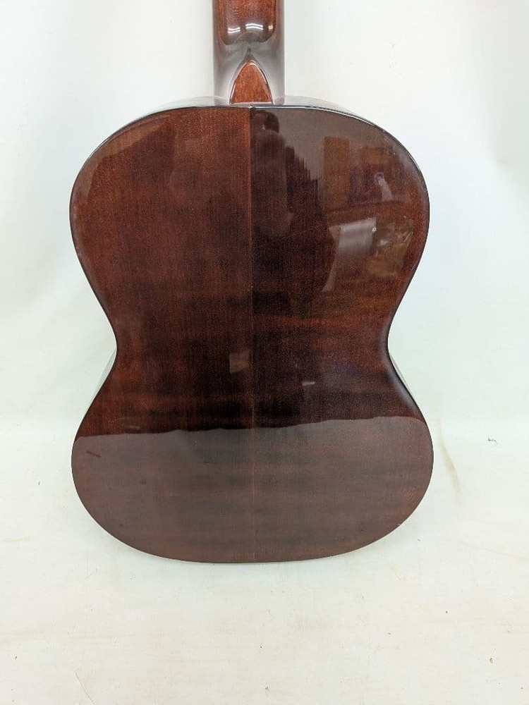 Hora Classical Guitar 3/4 Acoustic With Solid Spruce Top Maple Back