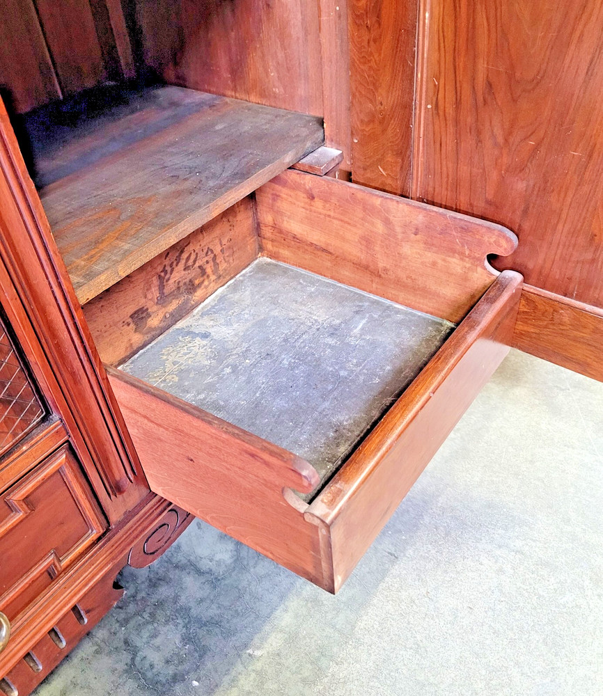 ANTIQUE VICTORIAN MAHOGANY SIDEBOARD BACKBAR