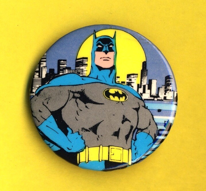 1990'S BATMAN Full Moon Nightscape Pinback Button Pin DC COMICS