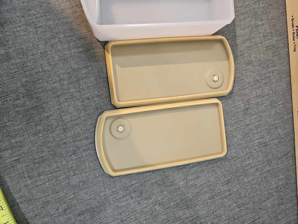 Two Tupperware Storage Shelf 2.5 Cups #5194 Smart Kitchenware Very Nice