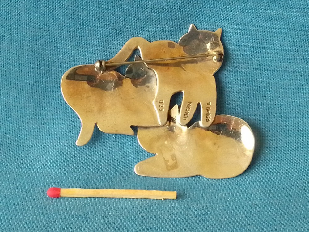 925 Sterling Silver brooch. Cats. Mexico 2000.
