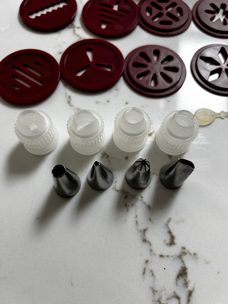 Nordic Ware 8" Deluxe Spritz Cookie Press Baker Basics 12 Disc Designs Cookie
