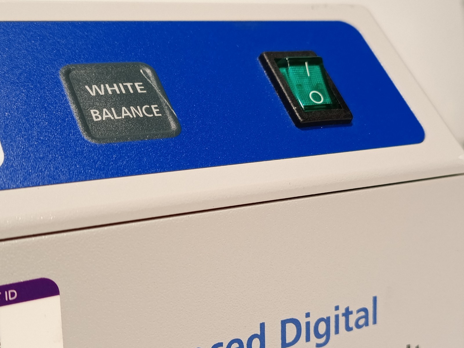 Carl Zeiss MediLive 3 CCD Mono NTSC Camera Control Unit MNR 1030-466 as shown