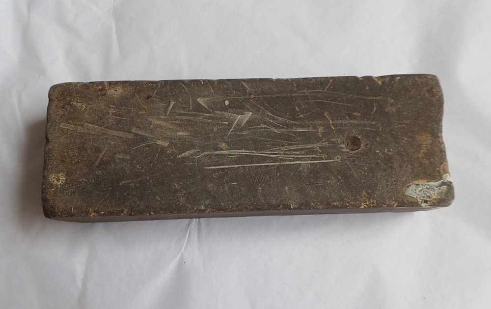 Natural sharpening stone / Whetstone