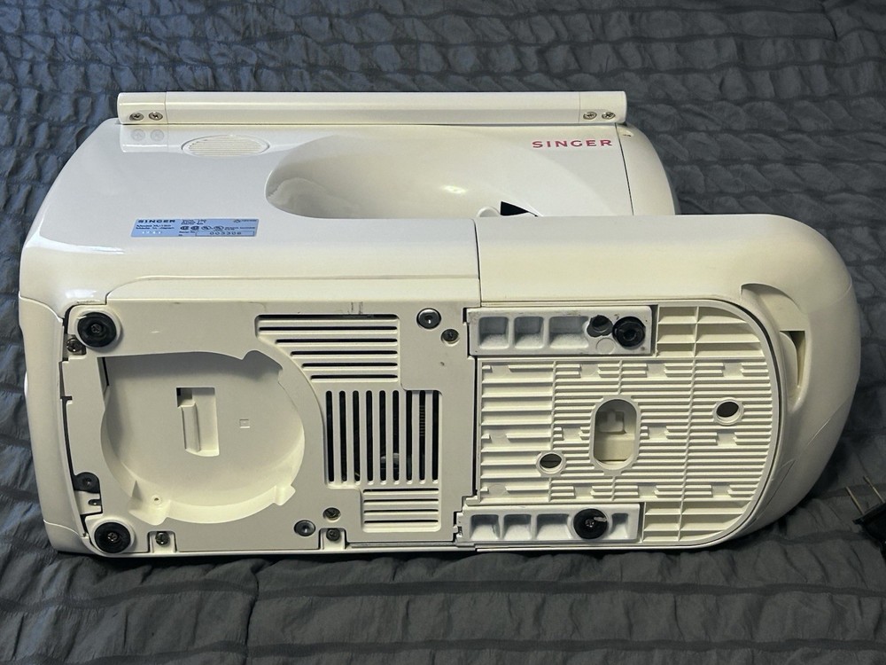 SINGER Quantum XL-150 Sewing Machine Japan Computerized Embroidery Tested READ