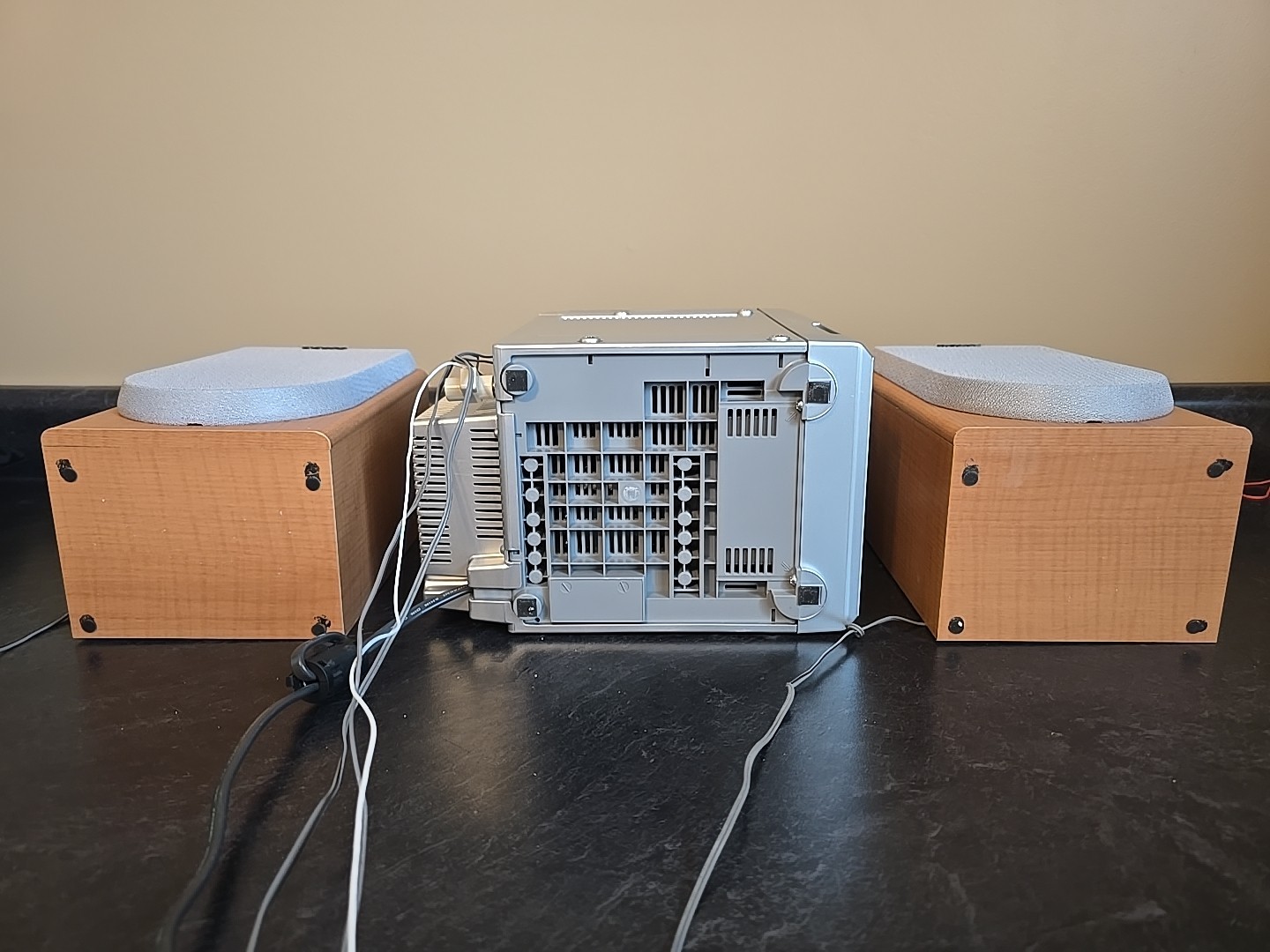 Sony Bookshelf Stereo System CMT-NE3 CD Cassette Tape AM FM Tested