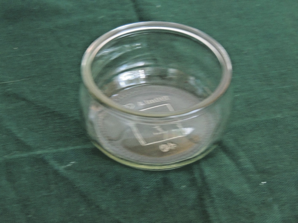 VINTAGE SMALL POT { JAR} 2 INCH TALL 3 1/4DIAMETER