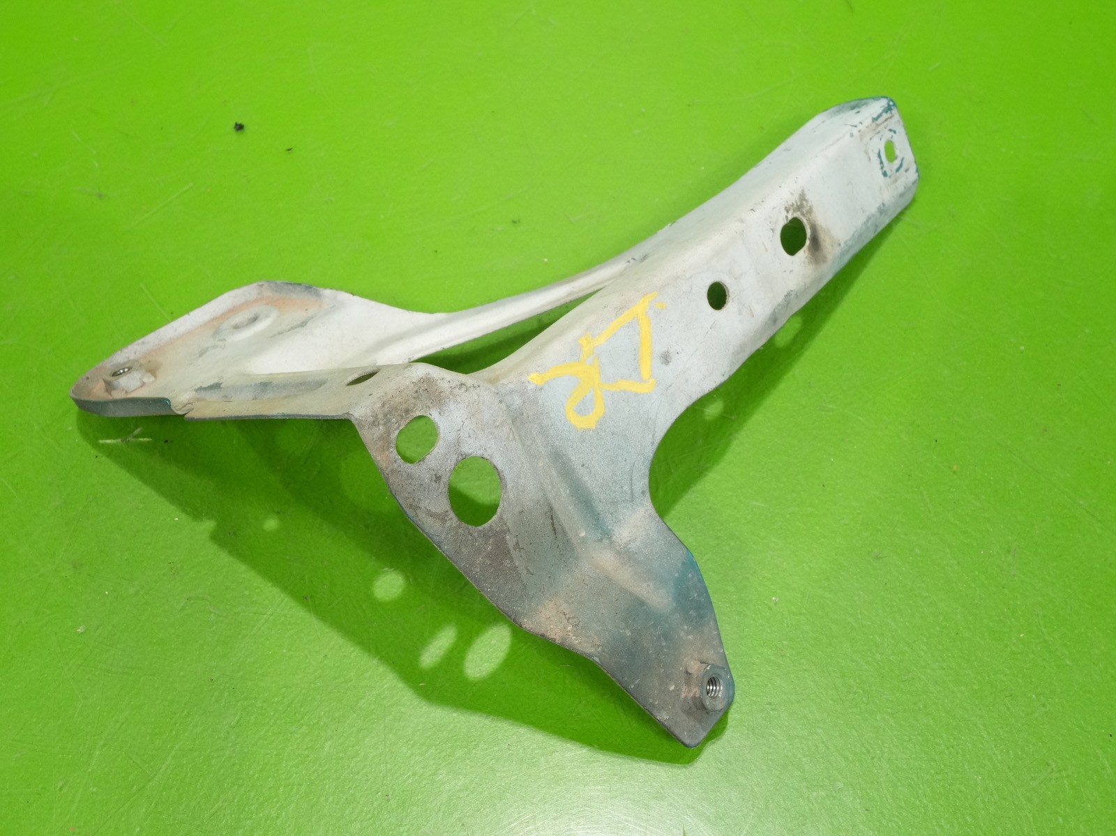 92-95 Civic coupe hatch OEM driver left fender bumper mount bracket support stay