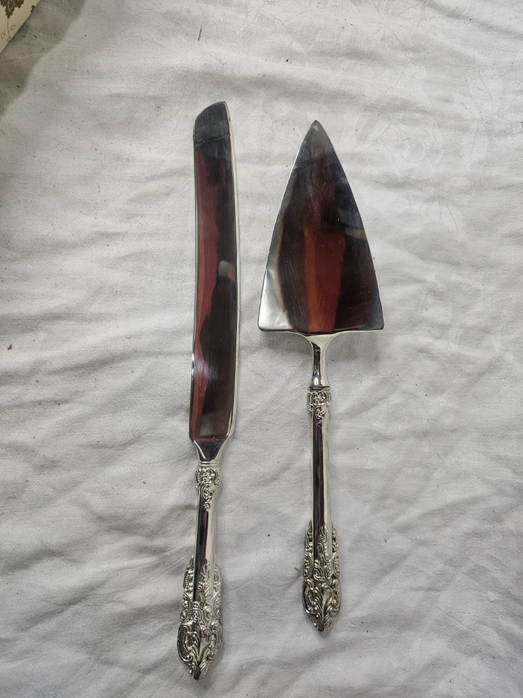 Beverly Clark Collection Silver Plate Wedding Cake Serving Set