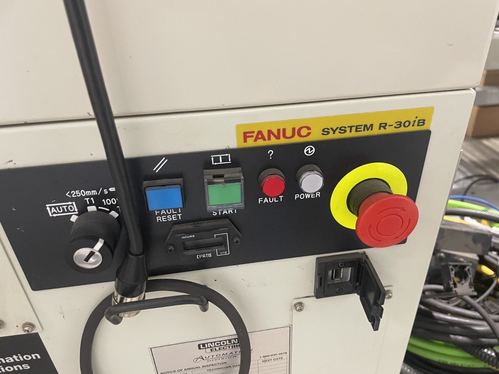 FANUC ArcMate 120iC Robot Complete w/ R‑30iB Controller & Lincoln Welding System
