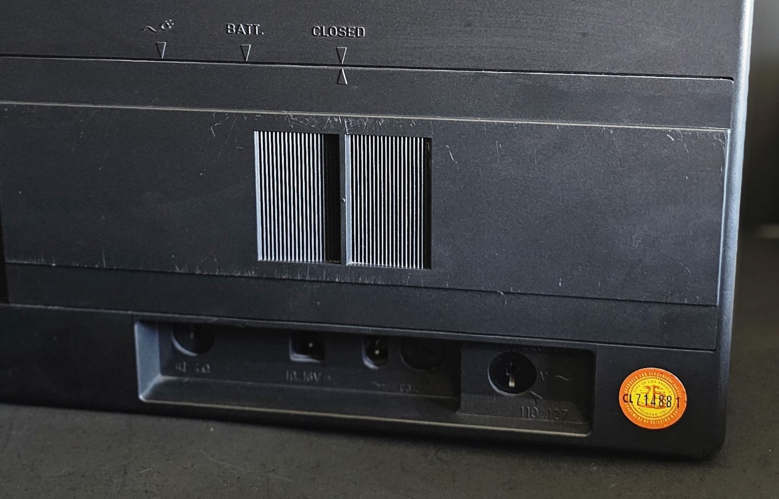 Grundig Satellit Professional 650 LW,MW,SW,FM