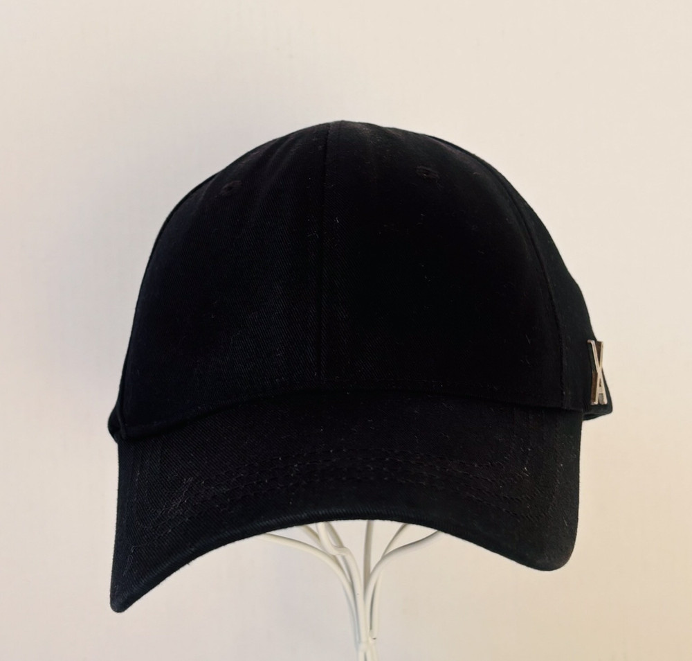 Gold Stud Logo Baseball cap adjustable one size black E2-810