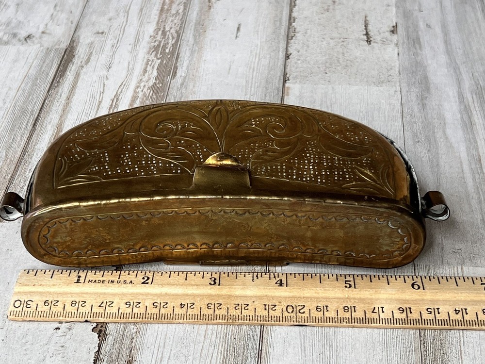 VINTAGE BETEL NUT CONTAINER METAL POUCH