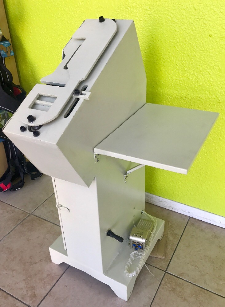 Semi-Automatic Feeding Flip Flops Strap Attaching Machine Only $900