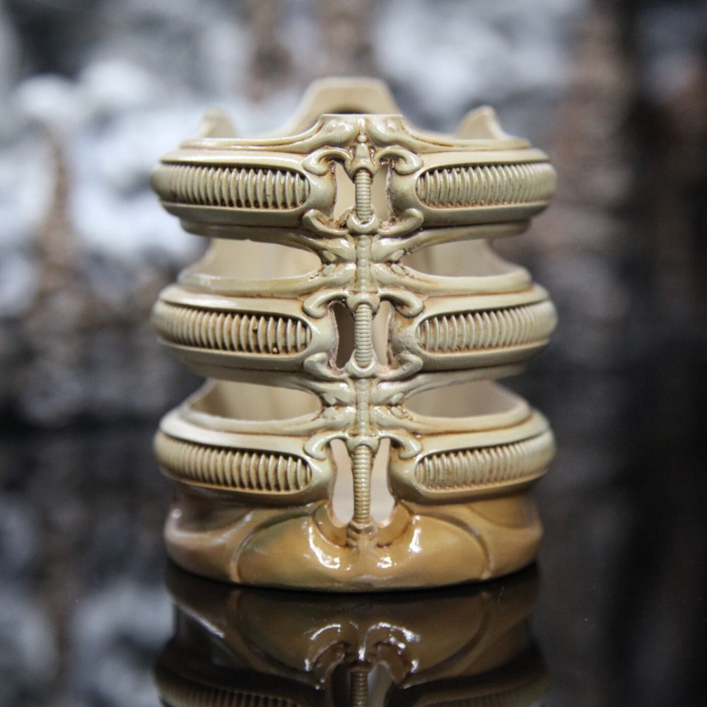 H.R Giger Style alien Engineer cup holder Model H12cm