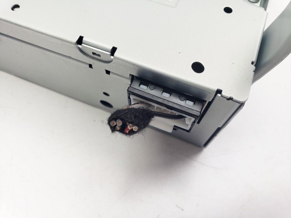 JEEP CHEROKEE KL CD PLAYER HEAD UNIT 2014 P05091563AB