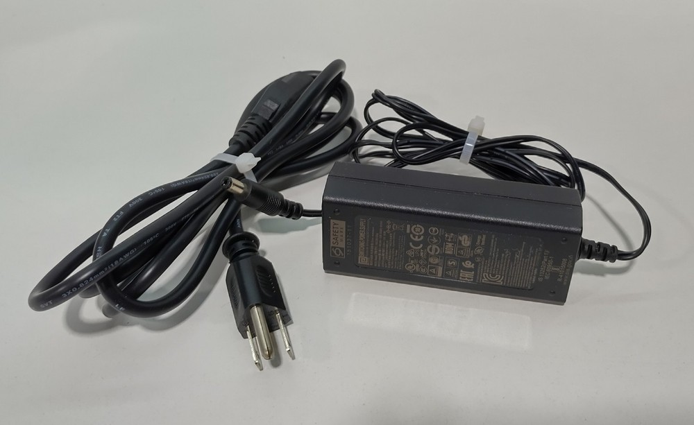 Epson ELPDC21 Document Camera with Remote, AC, HDMI, USB Cable and Carrying Case