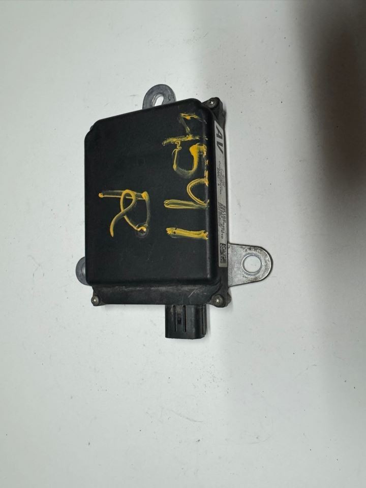 13-18 AVALON Left Blind Spot Radar Sensor - 88162-07010