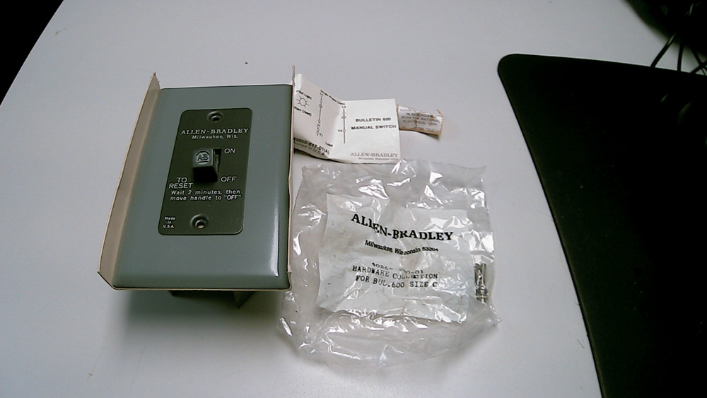 ALLEN BRADLEY 600-TKX5 /A MANUAL STARTER SWITCH