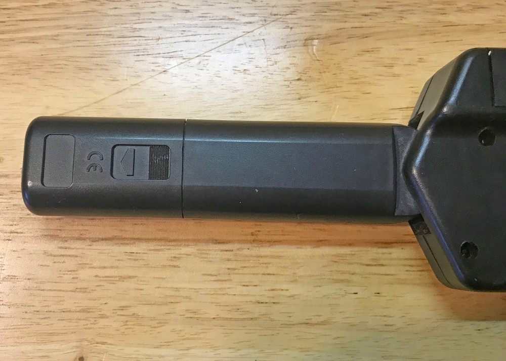 FLUORESCENT LIGHTED HAND HELD MAGNIFIER BATTERY POWERED VINTAGE