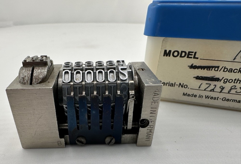 Leibinger #10 6 number reverse Backward/gothic With Carry Case