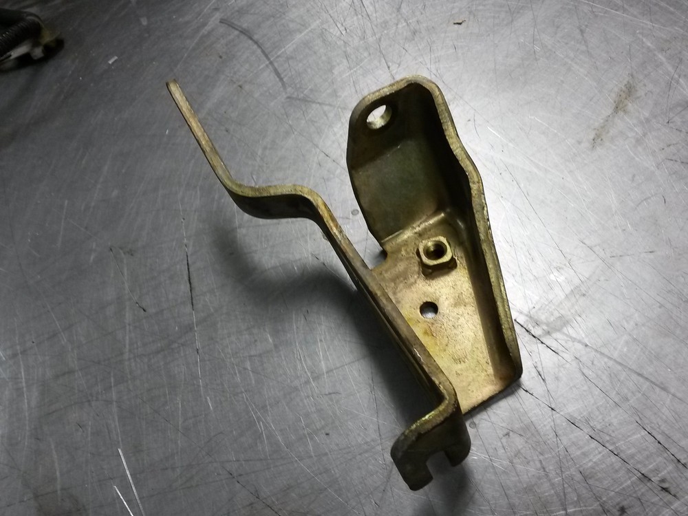 Adjustment Accessory Bracket From 2004 Mitsubishi Galant  2.4