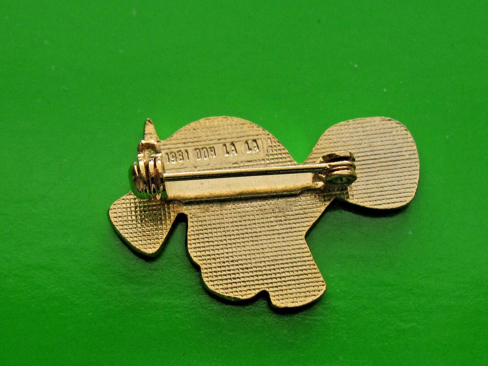Smiling Comical TURTLE - pin , brooch GIFT BOXED