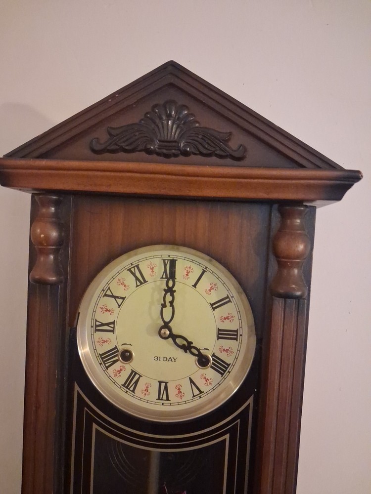 31 Day pendulum wall clock with key clock in working order Sorry Don't No Maker