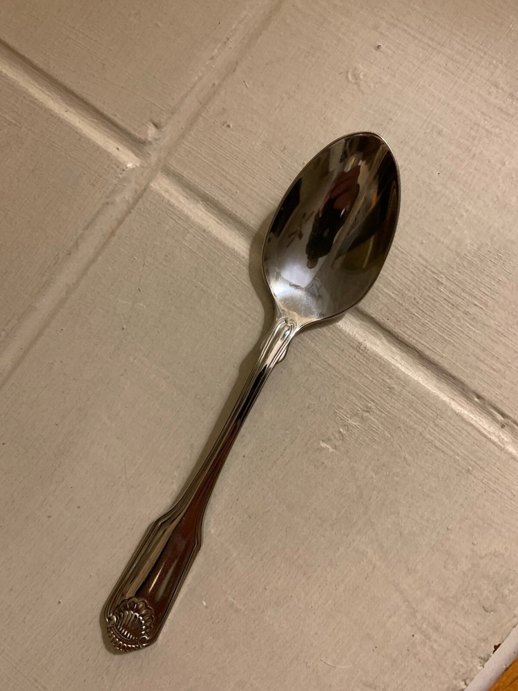CLASSIC SHELL Pattern Tea Spoon ONEIDA Stainless Steel 18/10 Cube Mark