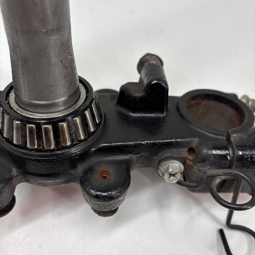 SUZUKI DR125 2009 BOTTOM LOWER YOKE #D24