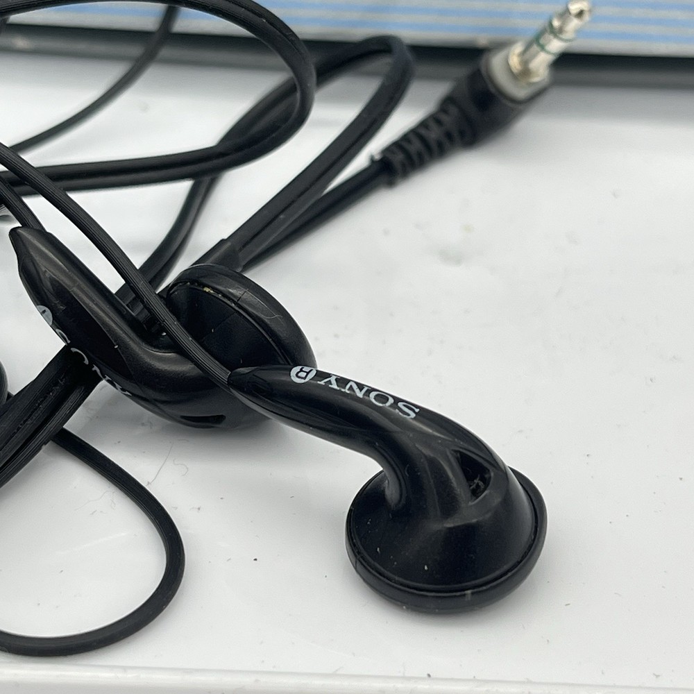 Sony Walkman D-E351 Portable CD Player Boxed Working Silver