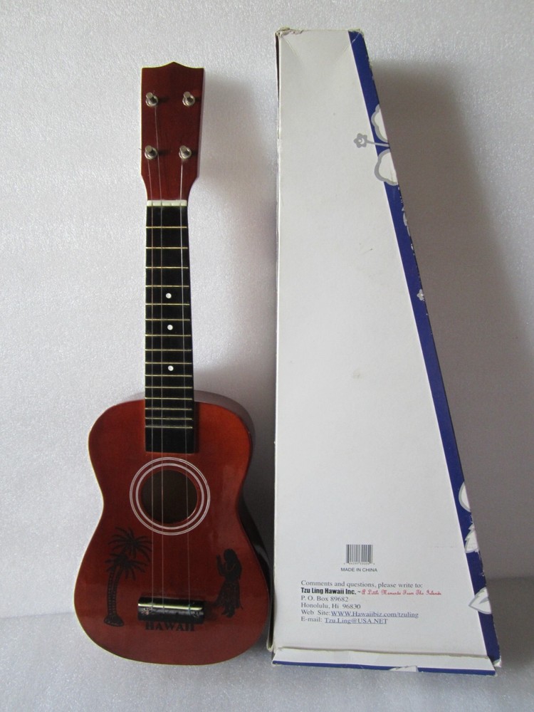 BEAUTIFUL HAWAIIAN UKULELE