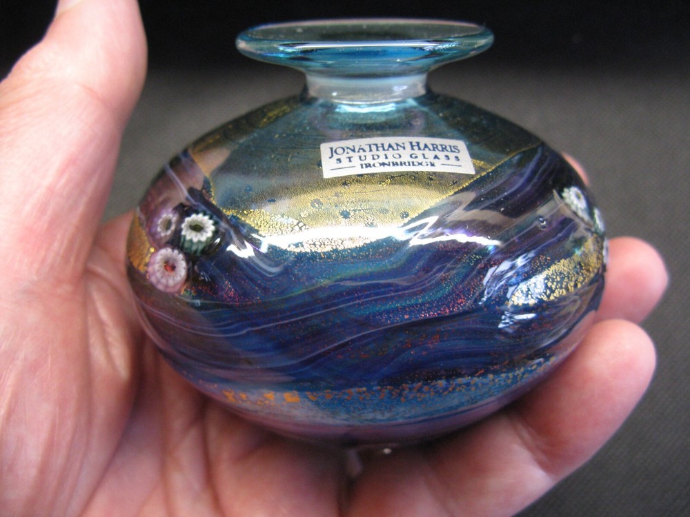 JONATHAN HARRIS IRONBRIDGE STUDIO GLASS PURFUME BOTTLE - SIGNED & DATED ON BASE