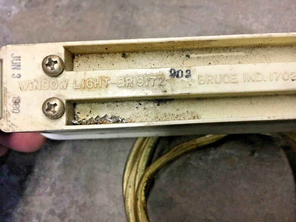 BR9172 LIGHT BRUCE INDUSTRIES AS REMOVED -NOT TESTED WINDOW LIGHT