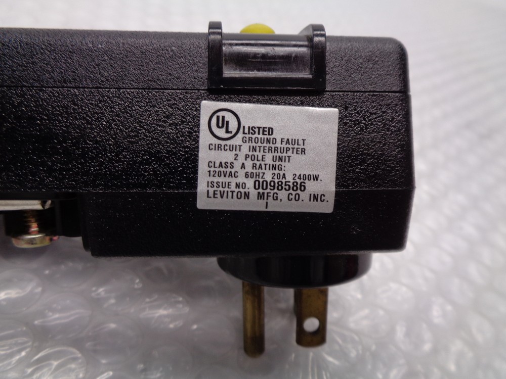 LEVITON 16793 PLUG (AS PICTURED) NSNP