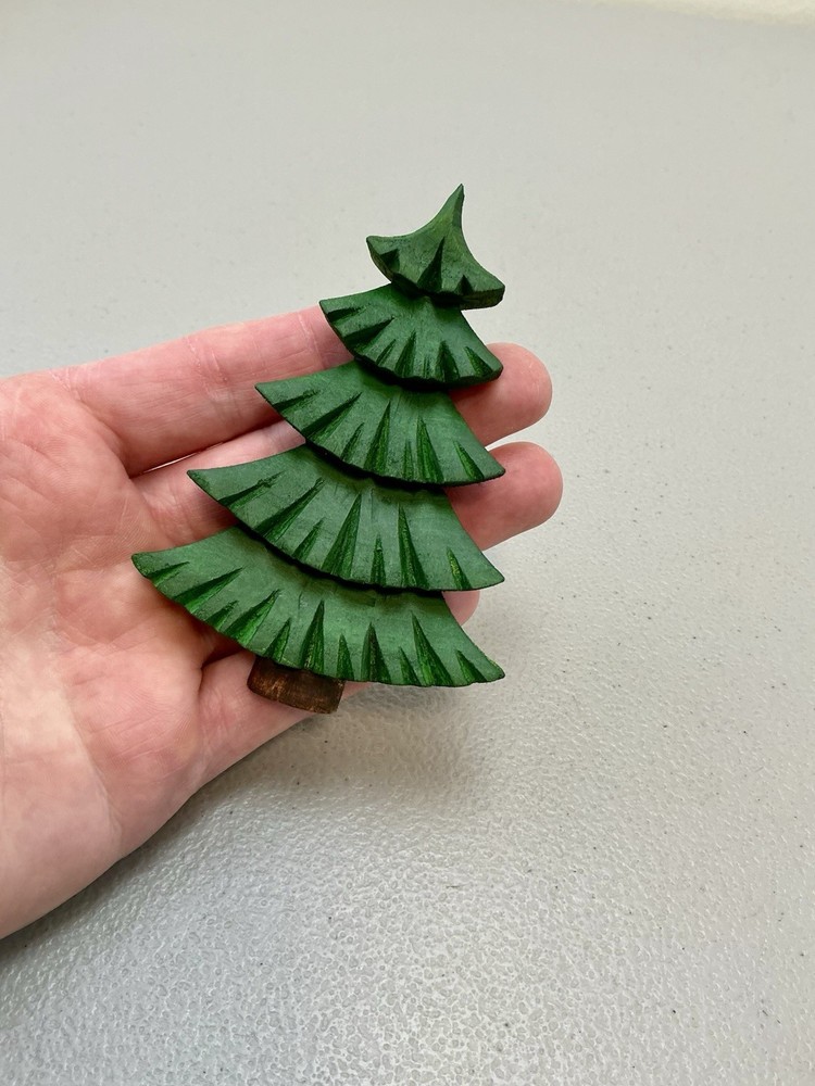Decorative Wooden Pine Tree for Cuckoo Clocks Case ( NEW )