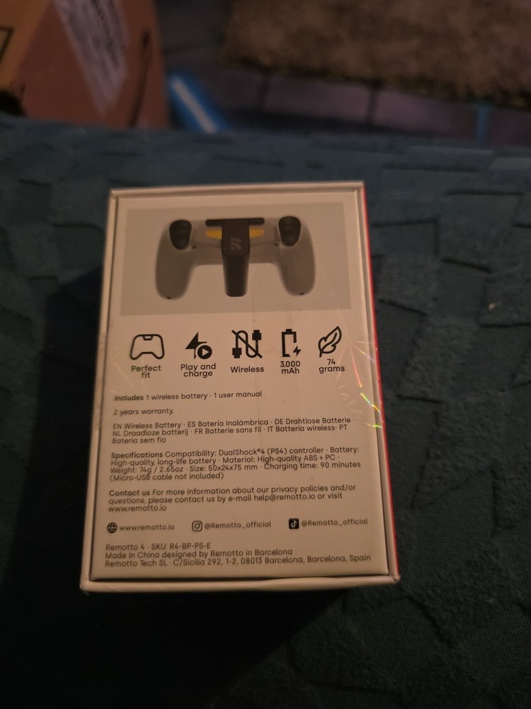 Remotto4 - Wireless Charger for PS4 Controller, Portable Battery for DualShoc...