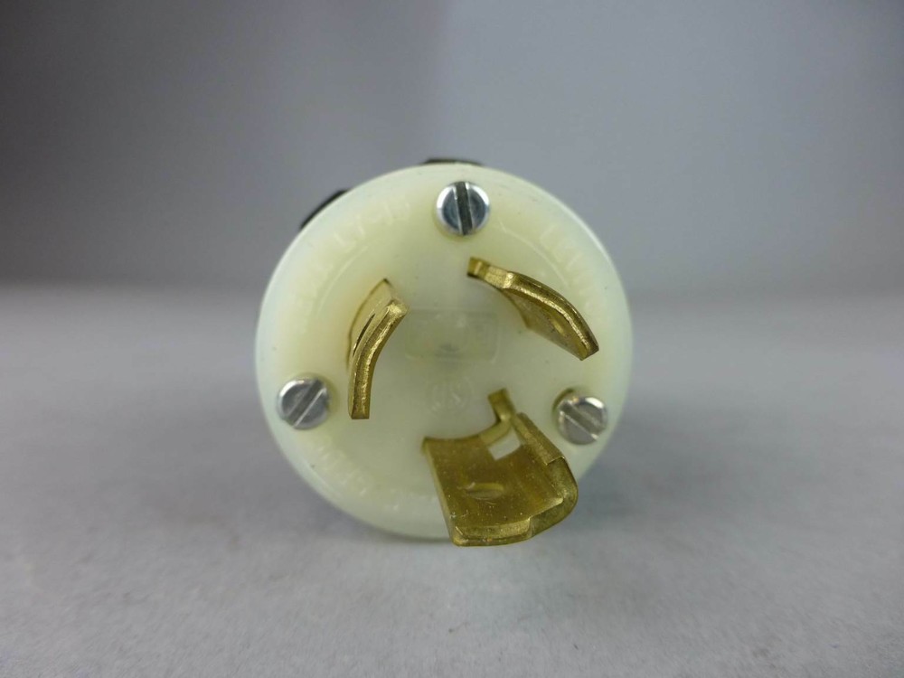 Leviton 4770-C Plug, 15A - NEW Surplus!