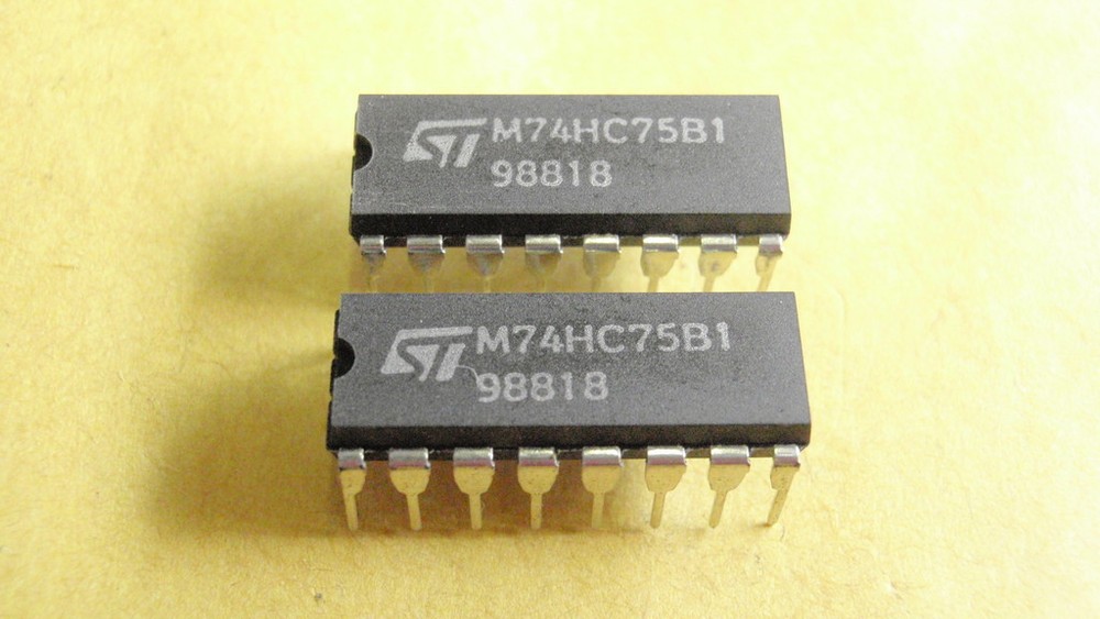 4x IC BAUSTEIN 74HC75 20679-182