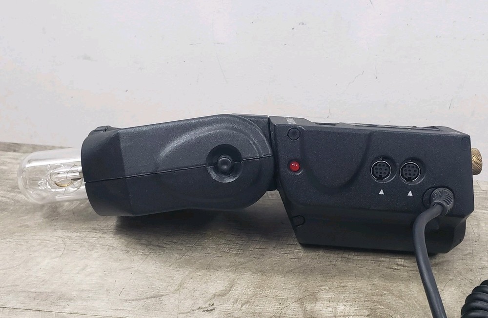 *NICE* Quantum Qflash T5d-R w/ BULB Professional Camera Flash *UNTESTED*