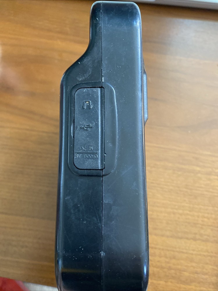 Radio Shack Dynamo Radio Windup Flashlight