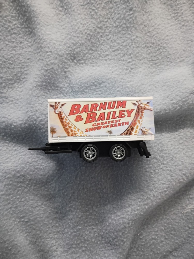 Classic HO Scale Barnum & Bailey Giraffe Circus Wagon