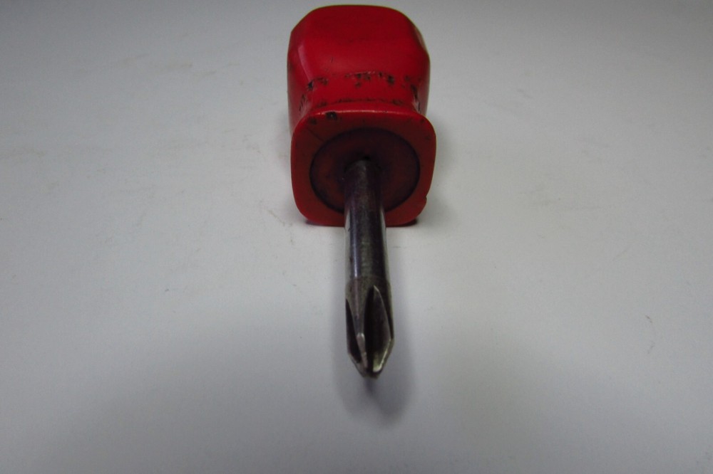 MAC TOOLS #2 PHILLIPS STUBBY SCREWDRIVER - RED - HARD HANDLE - P212XA