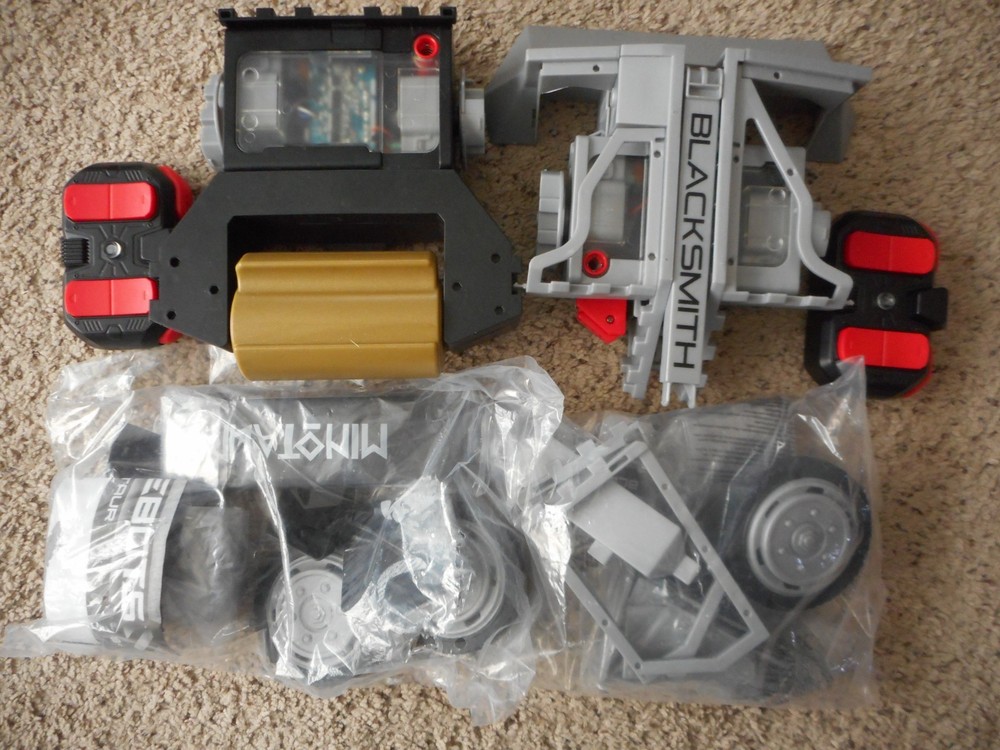 Battlebots R/C Construct & Combat RARE Minotaur and Blacksmith Complete UNUSED