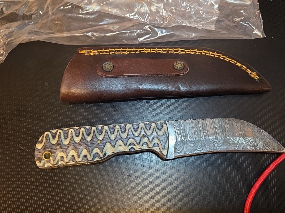 hand made Damascus knife fixed blade