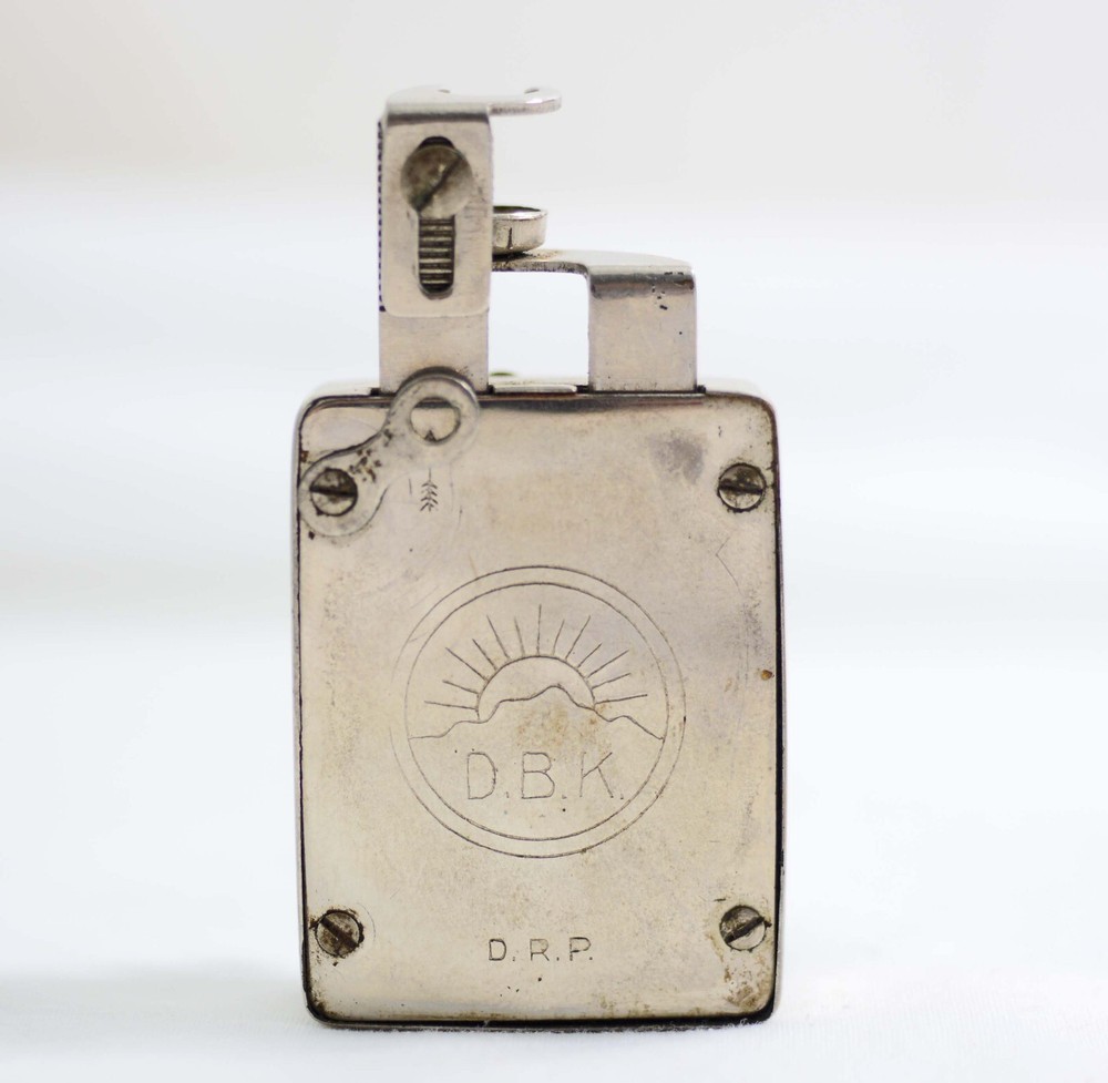 RARE VINTAGE D.B.K. CAMERA SELF-TIMER