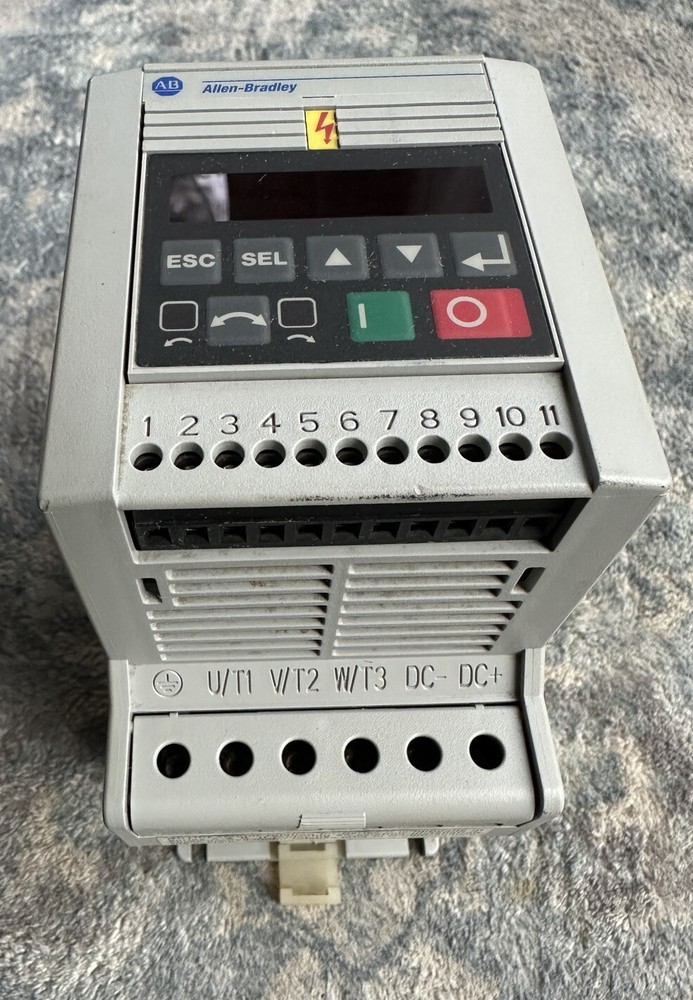 Allen Bradley Variable Speed Controller 160-AA03NPS1P1 Series C